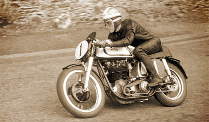 Italeri 1/9 NORTON MANX 500cc 1951 Plastic Model kit Italeri