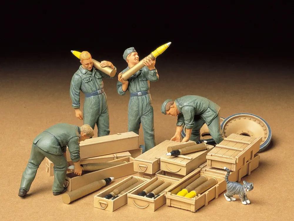 Tamiya 1:35 GERMAN TANK AMMO-LOADING CREW Plastic model Kit