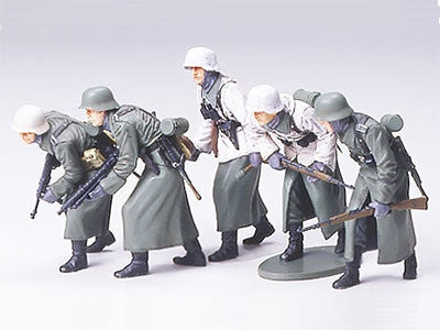 Tamiya 1/35German Assault Infantry Winter Gear Plastic Model Kit Tamiya