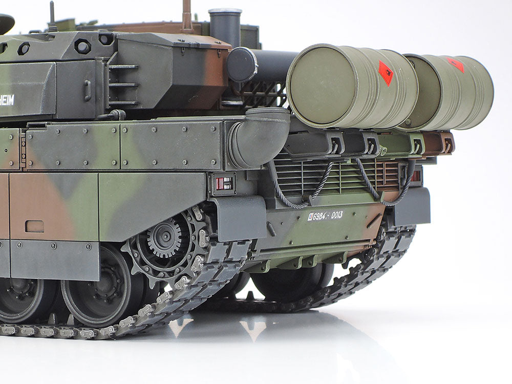 Tamiya 1:35 French Main Battle Tank Leclerc Series 2 Plastic Model Kit Tamiya