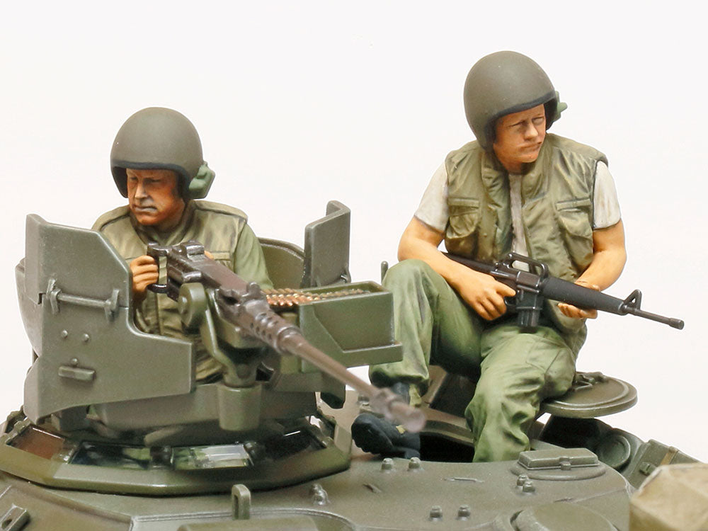 Tamiya 1:35 U.S. Airborne Tank M551 Sheridan (Vietnam War) Plastic Model Kit Tamiya