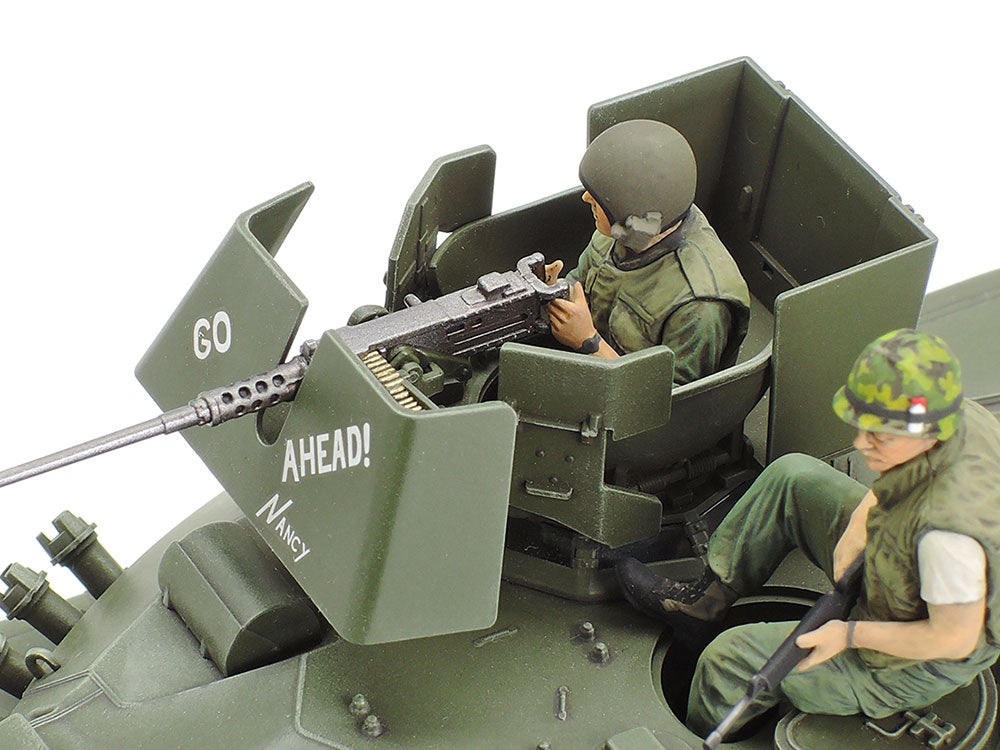 Tamiya 1:35 U.S. Airborne Tank M551 Sheridan (Vietnam War) Plastic Model Kit Tamiya