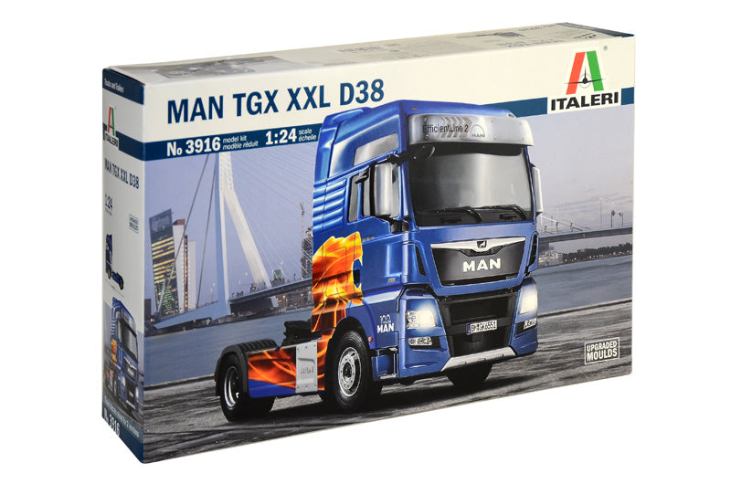 Italeri 1/24 MAN TGX XXL D38 Plastic Model Kit Italeri