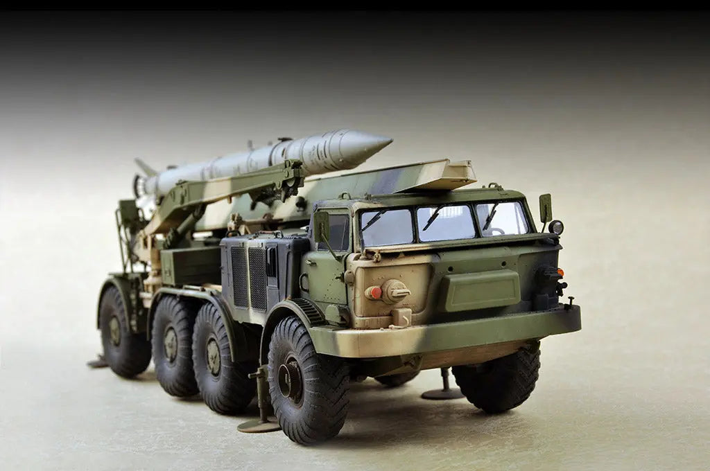 Trumpeter 1/72 Russian 9P113 TEL w/9M21 Rocket of 9K52 Luna-M SSM (FROG-7) Plastic Model Kit - Franklin Hobbies Ltd