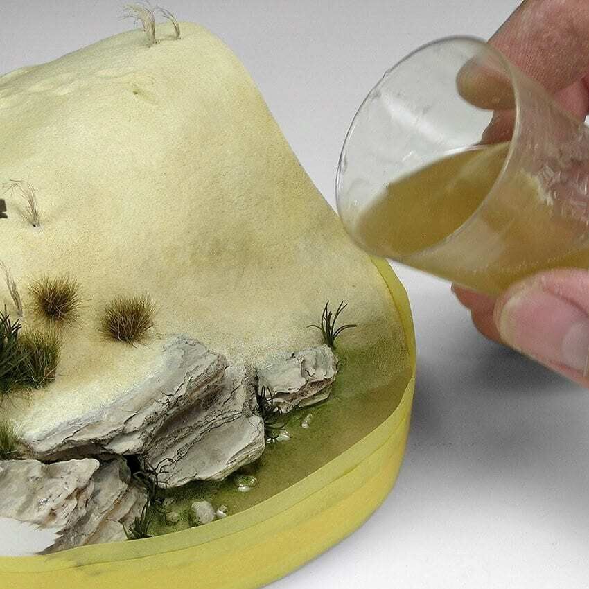 AK Interactive Dioramas: Resin Water 2-Components Epoxy Resin - 375ml AK Interactive