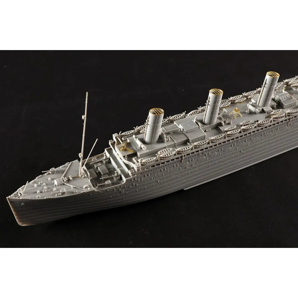 HobbyBoss 1/700 Olympic Plastic Model Kit HobbyBoss