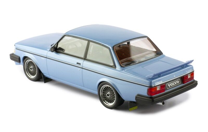 IXO Models 1/18 VOLVO 240 TURBO "CUSTOM" 1986 - METALLIC LIGHT BLUE IXO Models