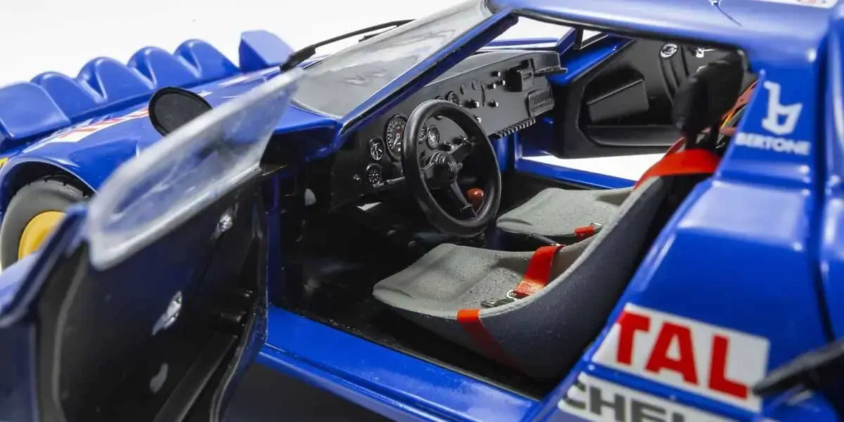 Kyosho 1/18 Lancia Stratos HF 1976 Tour de Corse Blue Nr. 5 Diecast Model Car Kyosho