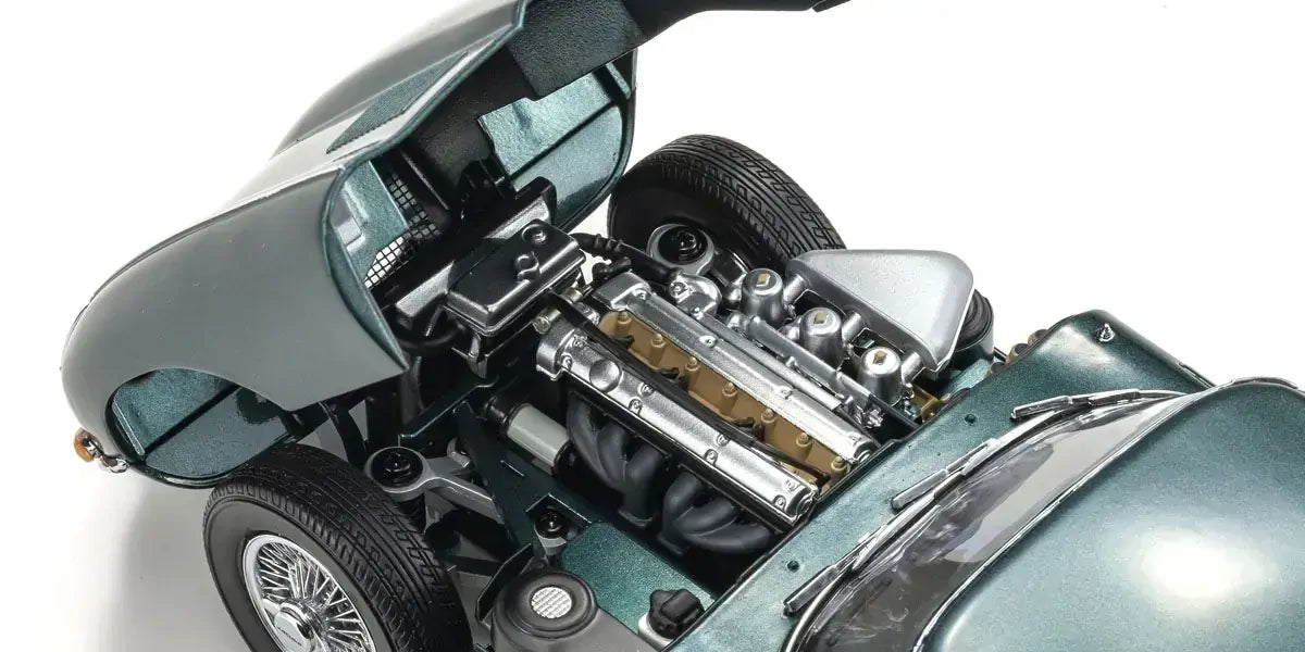 Kyosho 1/18 Jaguar E-Type Opalescent Dark Green Diecast Model Car
