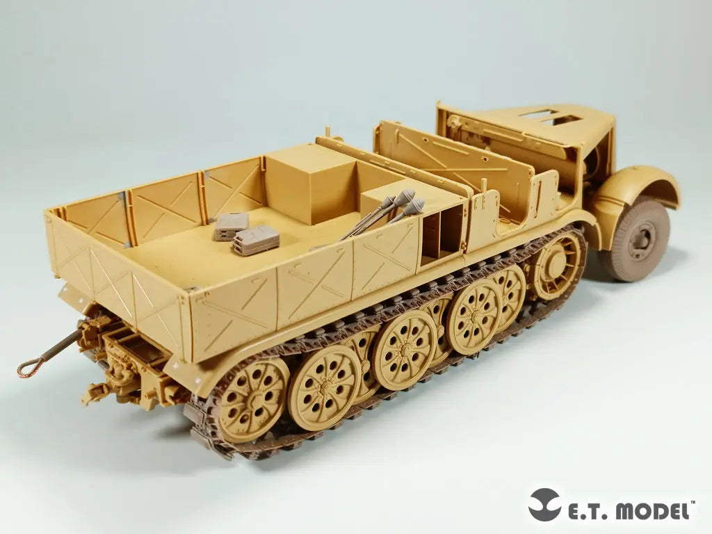 E.T. Model 1/35 WWII German Sd.Kfz.9 18t FAMO Sagged front wheels and Workable Track E.T. Model