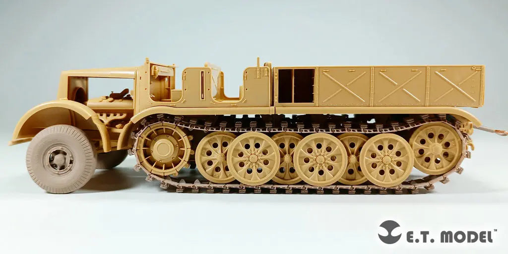 E.T. Model 1/35 WWII German Sd.Kfz.9 18t FAMO Sagged front wheels and Workable Track E.T. Model