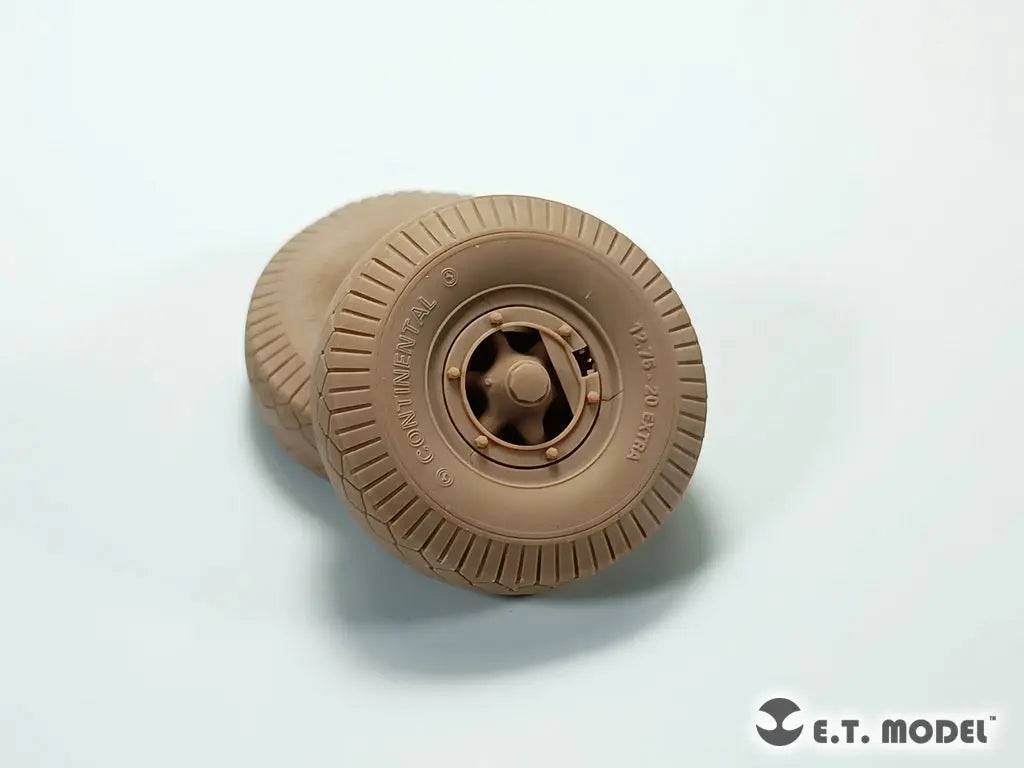 E.T. Model 1/35 WWII German Sd.Kfz.9 18t FAMO Sagged front wheels and Workable Track E.T. Model