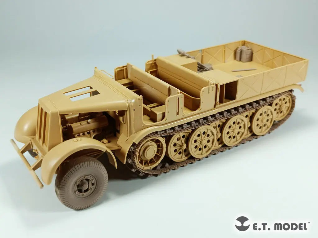 E.T. Model 1/35 WWII German Sd.Kfz.9 18t FAMO Sagged front wheels and Workable Track E.T. Model