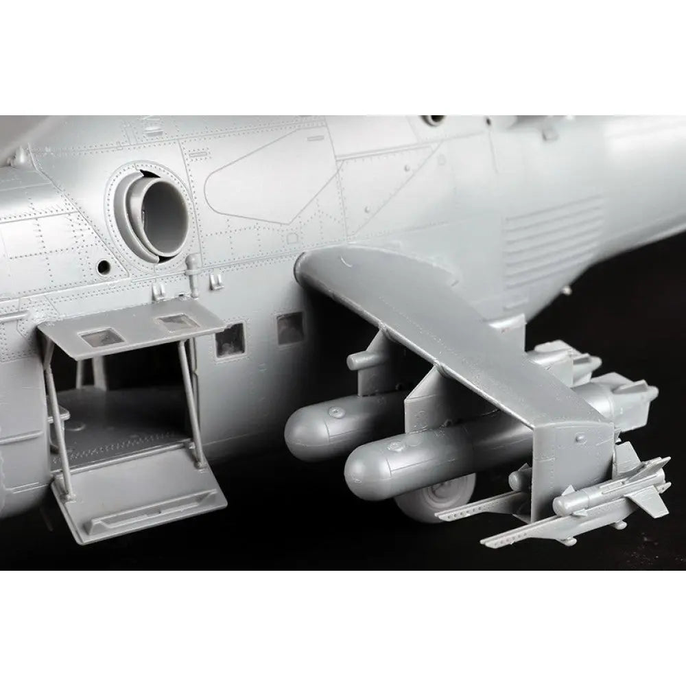 Trumpeter 1/48 Mi-24A Hind-B Plastic Model Kit Trumpeter