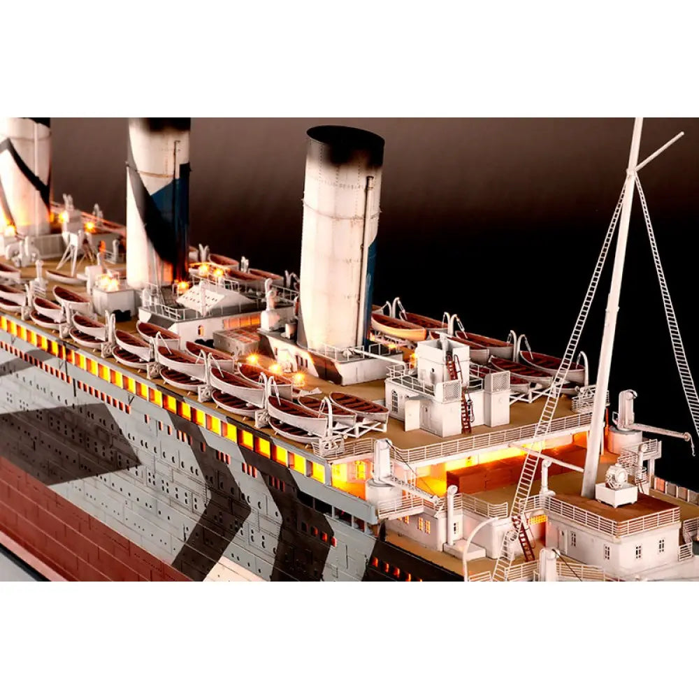 Trumpeter 1/200 Olympic & Britannic light sets Trumpeter