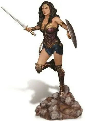 Moebius 1/8 Wonder Woman - BvS Resin Plastic Model Kit - Franklin Hobbies Ltd