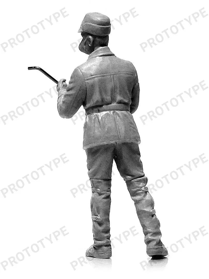 ICM 1:35 Chernobyl # 4 Decontamination Worker Set ICM
