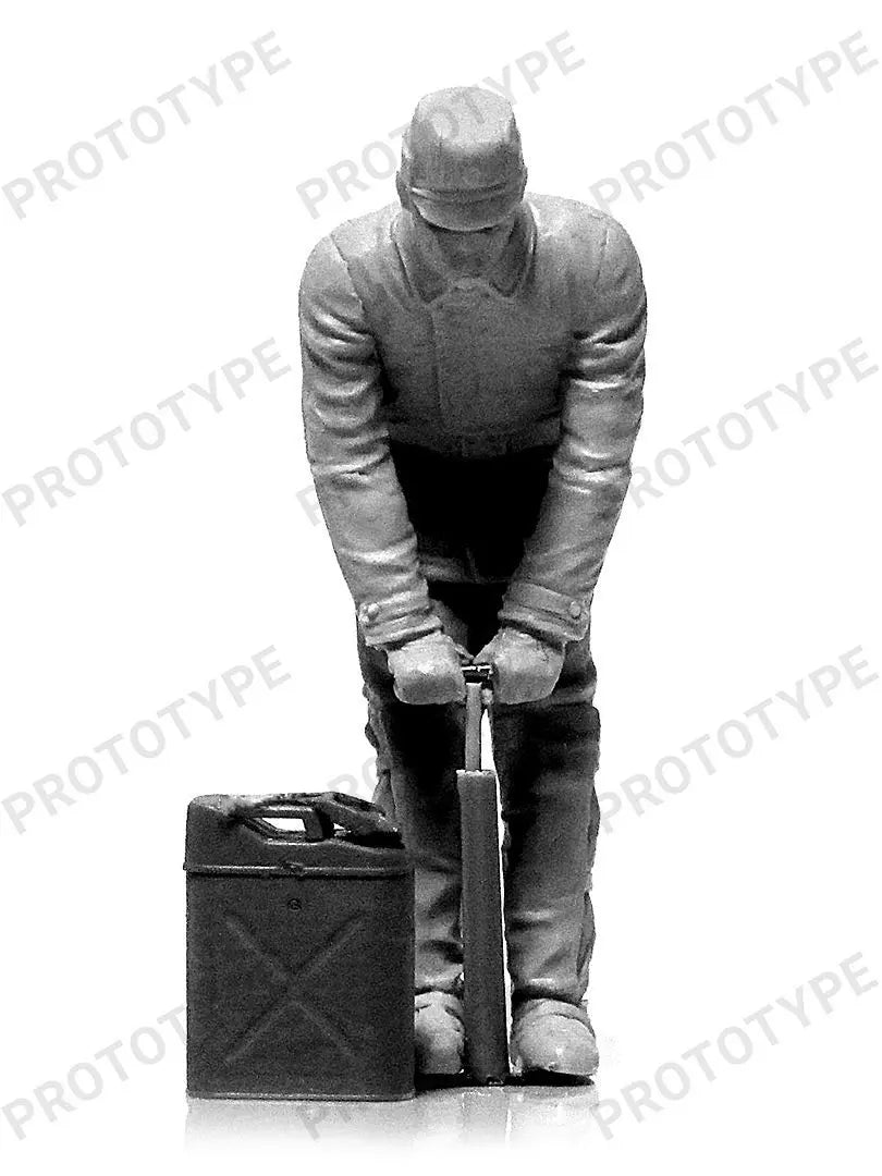 ICM 1:35 Chernobyl # 4 Decontamination Worker Set ICM