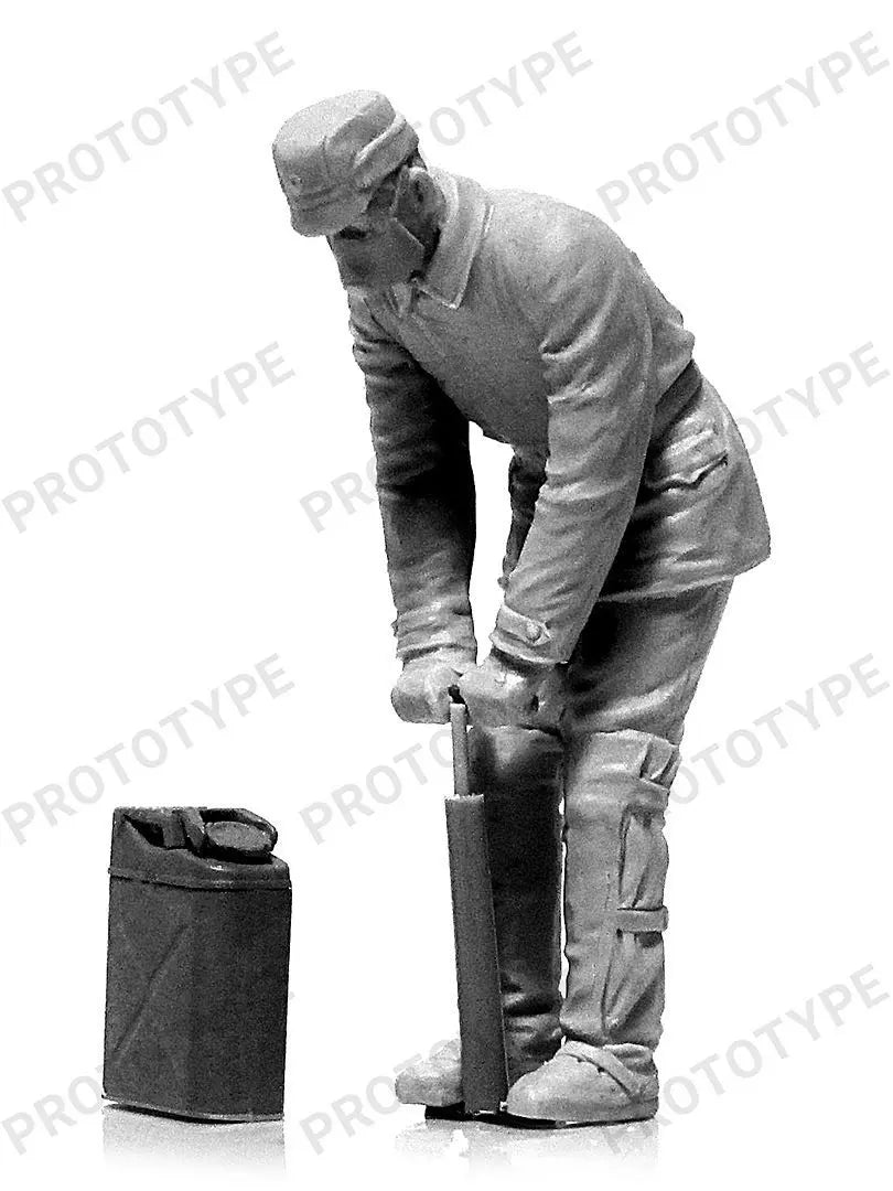 ICM 1:35 Chernobyl # 4 Decontamination Worker Set ICM