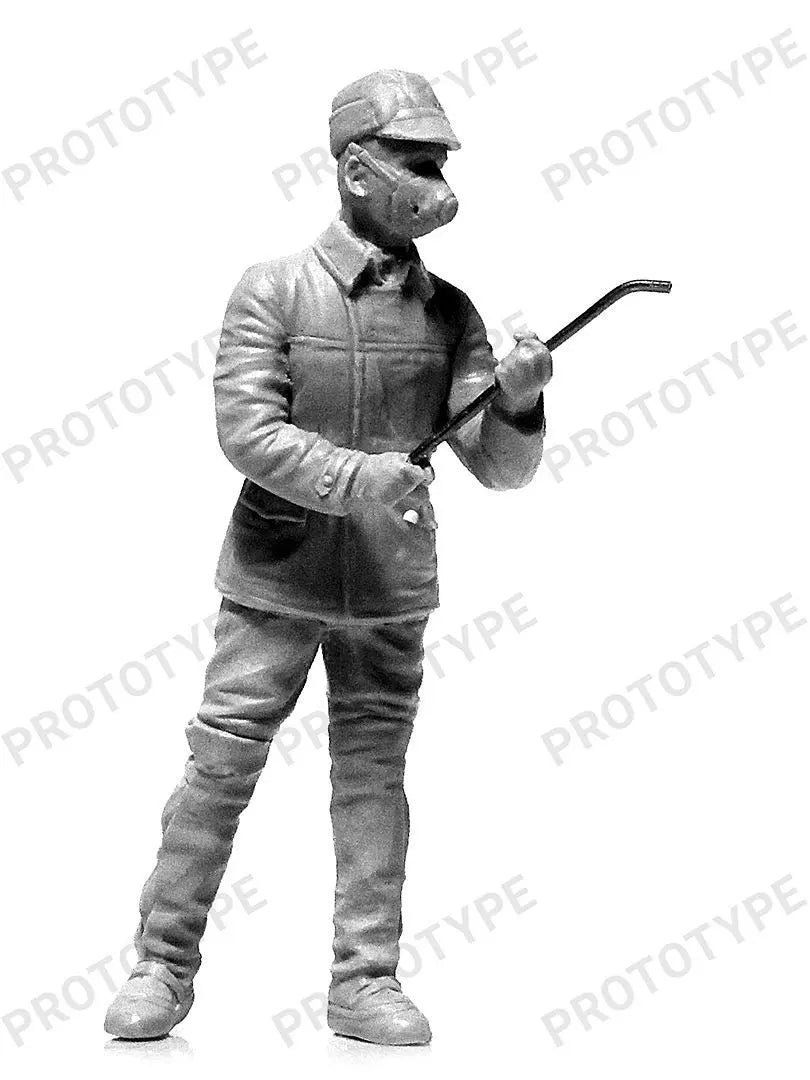 ICM 1:35 Chernobyl # 4 Decontamination Worker Set ICM