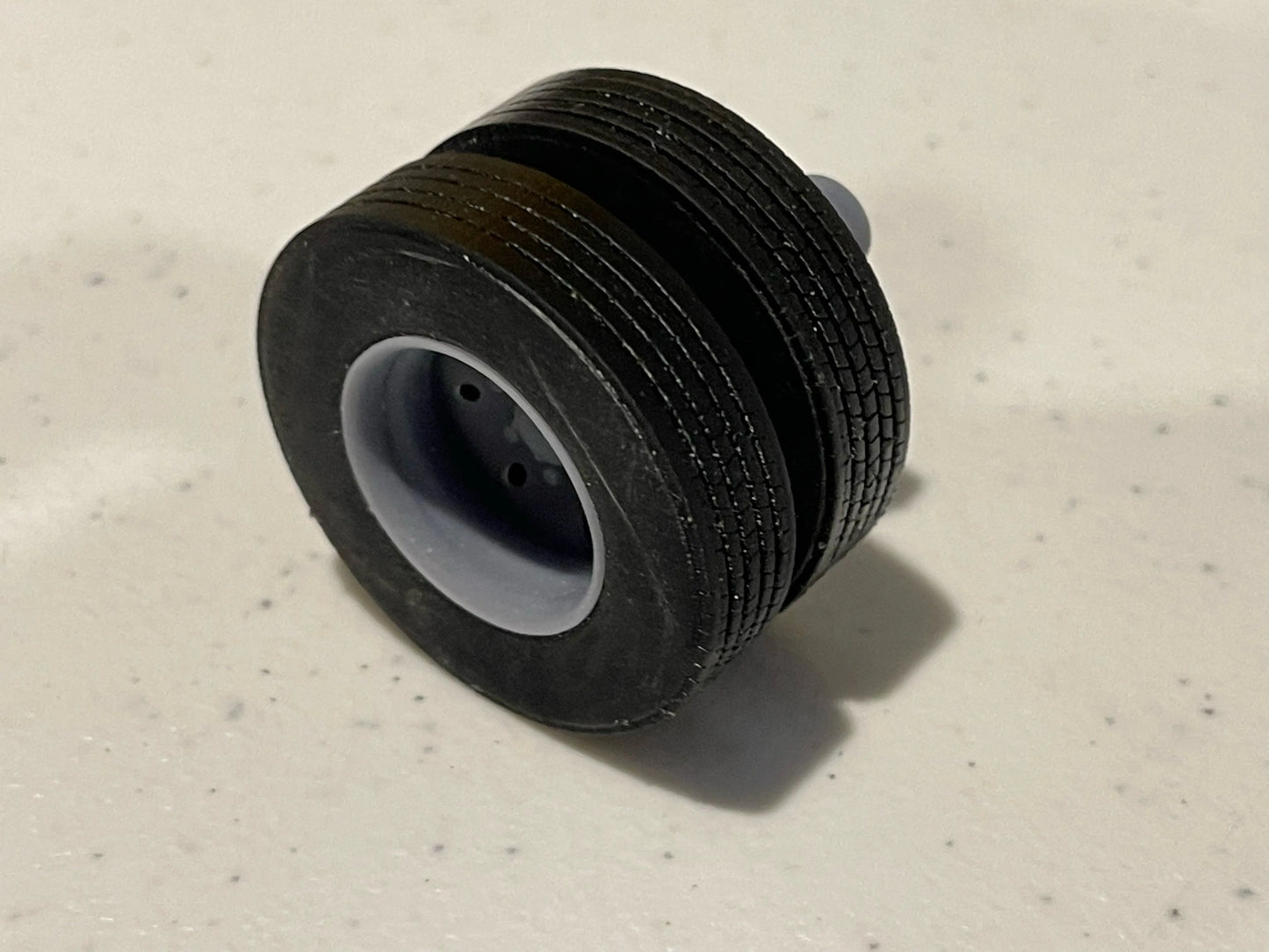 1:24 19.5" Wheel rim Tyre and disc brake Hub 2 x axle set for trucks Franklin Hobbies Resin Parts