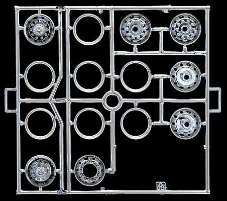 Italeri 1:24 Mercedes Benz Actros MP3 White Liner/Black Liner