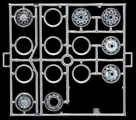 Italeri 1:24 Mercedes Benz Actros MP3 White Liner/Black Liner Italeri