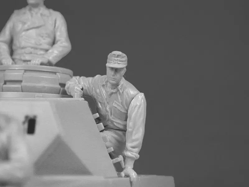 Miniart 1:35 German Tank Crew Special Edition Figure Set MiniArt