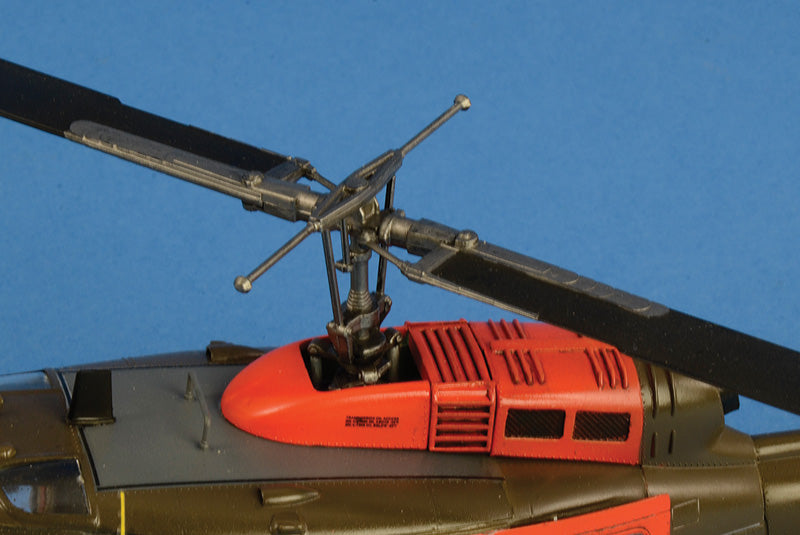 Italeri 1/48 UH - 1D Iroquois with RNZAF Decals Plastic Model Kit Italeri