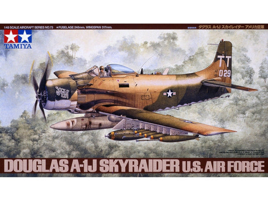 Tamiya 1:48 Douglas A-1J Skyraider U.S. Air Force Tamiya