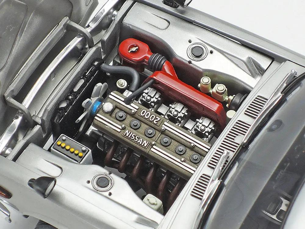 Tamiya 1:24 NISSAN SKYLINE 2000 GT-R HARD TOP Plastic Model Kit