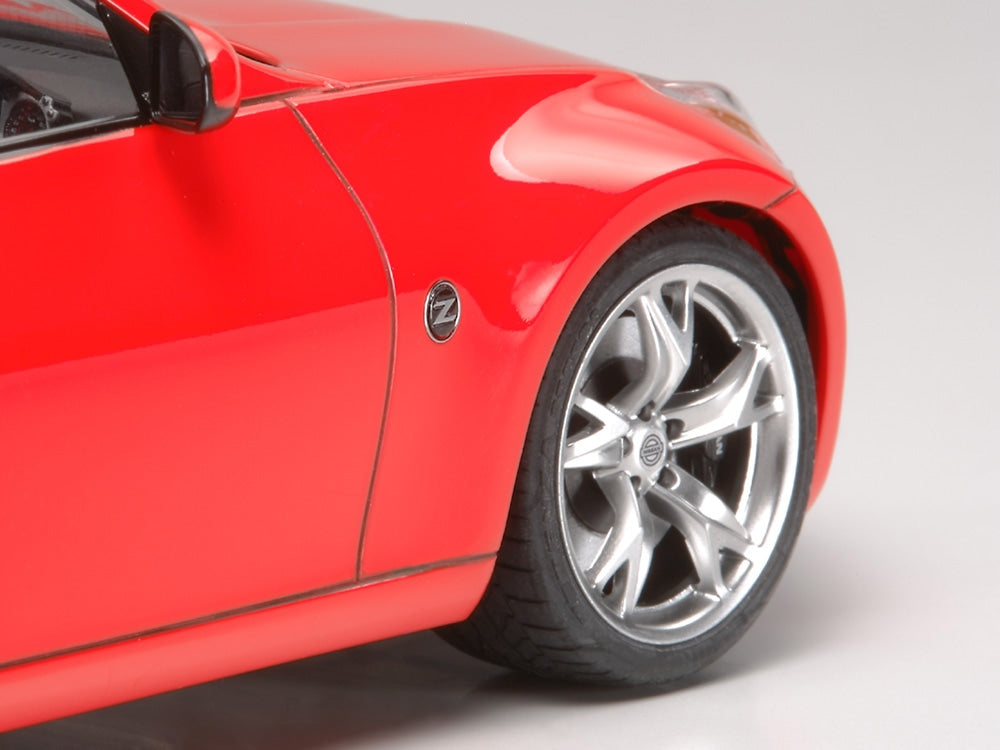 Tamiya 1:24 Nissan 370Z Plastic Model Kit Tamiya