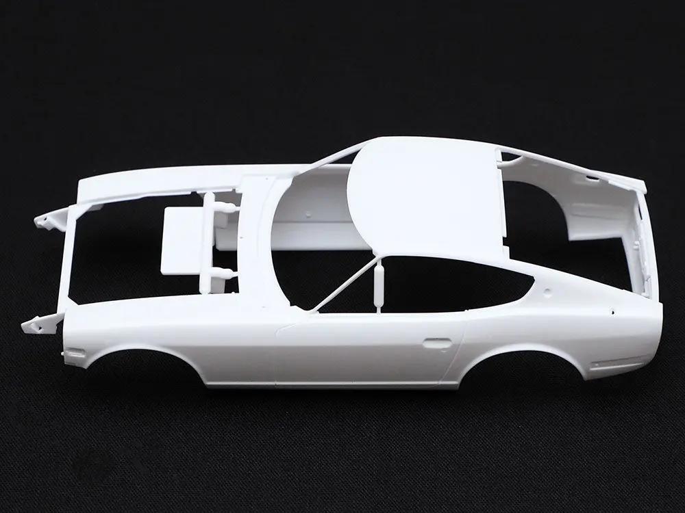 Tamiya 1:24 NISSAN FAIRLADY 240Z STREET-CUSTOM Plastic Model Kit