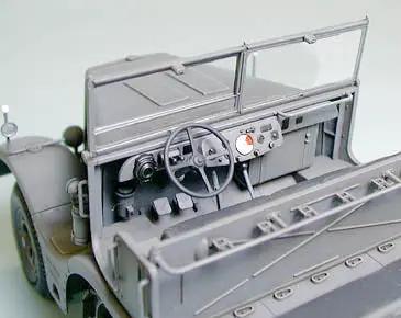 Tamiya 1:35 GERMAN 18 TON HEAVY HALF-TRACK "FAMO" Plastic Model Kit