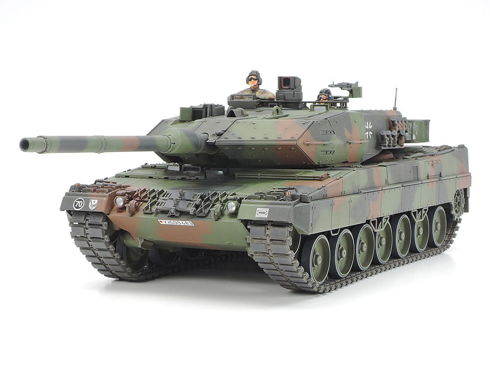 Tamiya 1:35 Leopard 2A6 Main Battle Tank Plastic Model Kit Tamiya