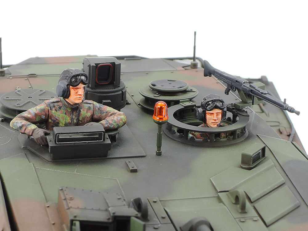 Tamiya 1:35 Leopard 2A6 Main Battle Tank Plastic Model Kit Tamiya