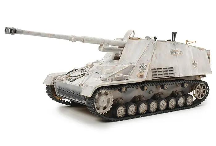 Tamiya 1:35 GERMAN SELF-PROPELLED HEAVY ANTI-TANK GUN NASHORN Plastic Model Kit