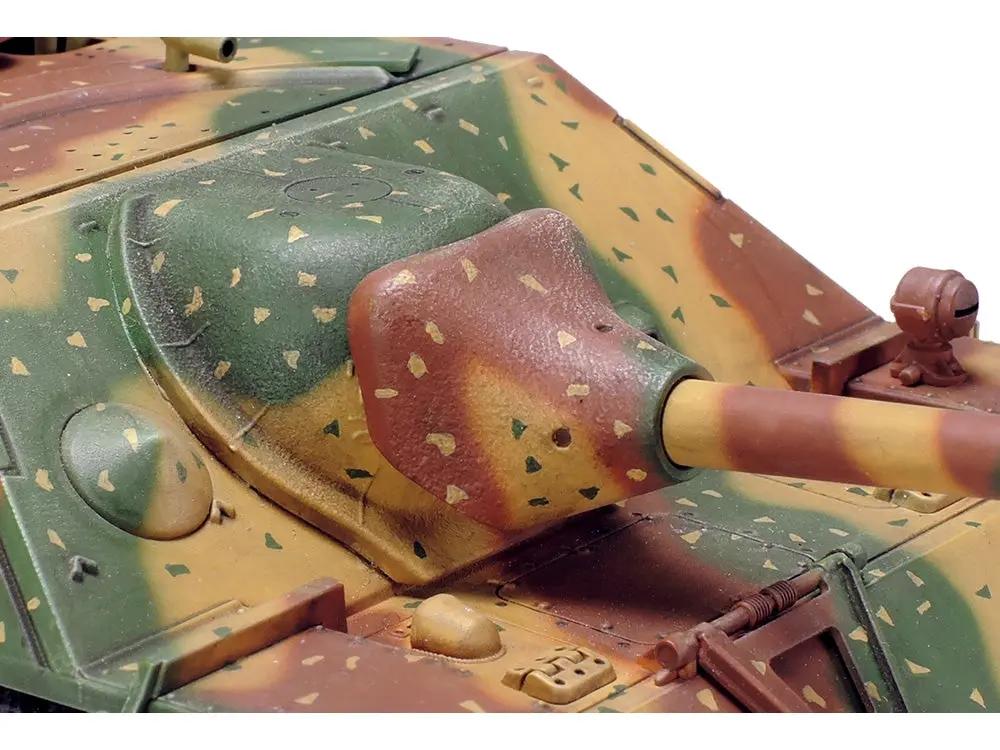 Tamiya 1:35 GERMAN JAGDPANZER IV /70(V) LANG Plastic Model Kit