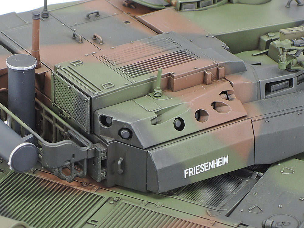 Tamiya 1:35 French Main Battle Tank Leclerc Series 2 Plastic Model Kit Tamiya