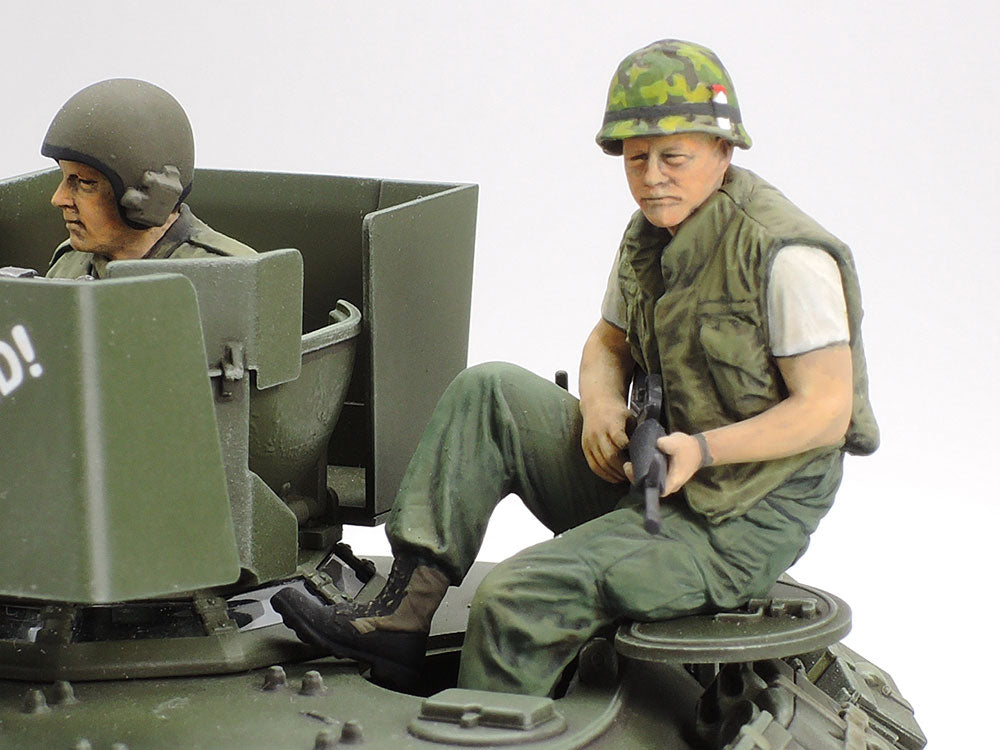 Tamiya 1:35 U.S. Airborne Tank M551 Sheridan (Vietnam War) Plastic Model Kit Tamiya