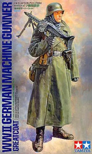 Tamiya 1:16 SCALE WWⅡ GERMAN MACHINE GUNNER (GREATCOAT) Plastic Model Kit