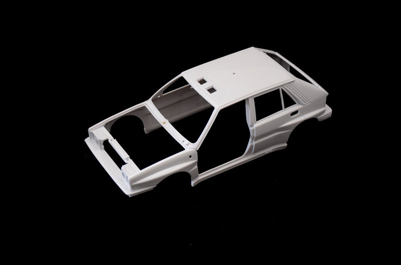 Italeri 1:24 LANCIA DELTA HF INTEGRALE Plastic Model Kit Italeri