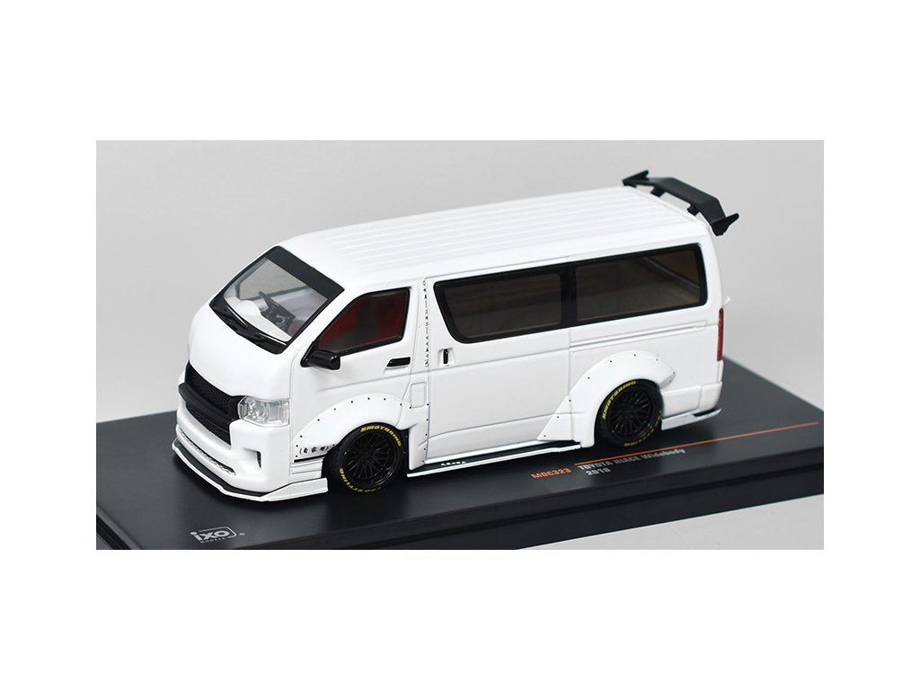 IXO Models 1/43 TOYOTA HIACE WIDEBODY 2018 - PEARL METALLIC WHITE IXO Models