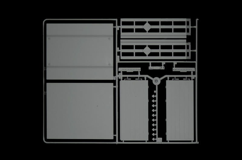Italeri 1:24 Cargo Trailer with Mainfreight Decals