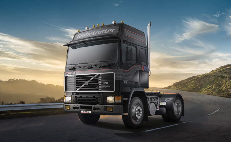 Italeri 1/24 VOLVO F16 GLOBETROTTER Plastic Model Kit Italeri