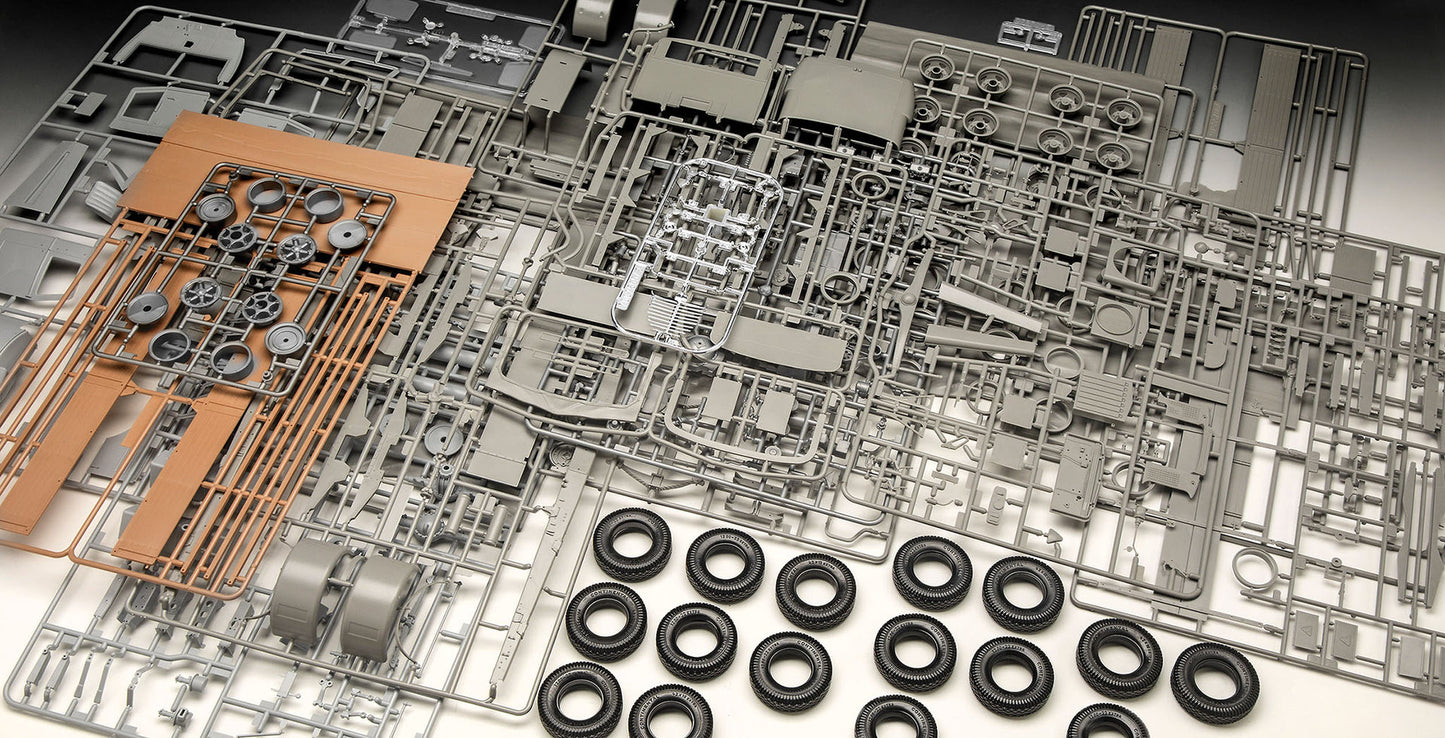 Revell Platinum 1/24 Büssing 8000 S 13 with trailer Revell