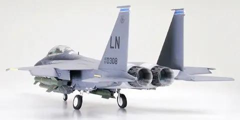 Tamiya 1:32 Mcdonnell Douglas F-15E Strike Eagle w/Bunker Buster