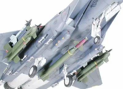 Tamiya 1:32 Mcdonnell Douglas F-15E Strike Eagle w/Bunker Buster