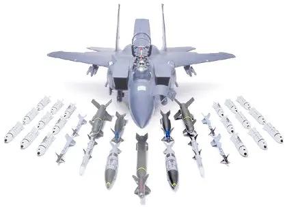Tamiya 1:32 Mcdonnell Douglas F-15E Strike Eagle w/Bunker Buster