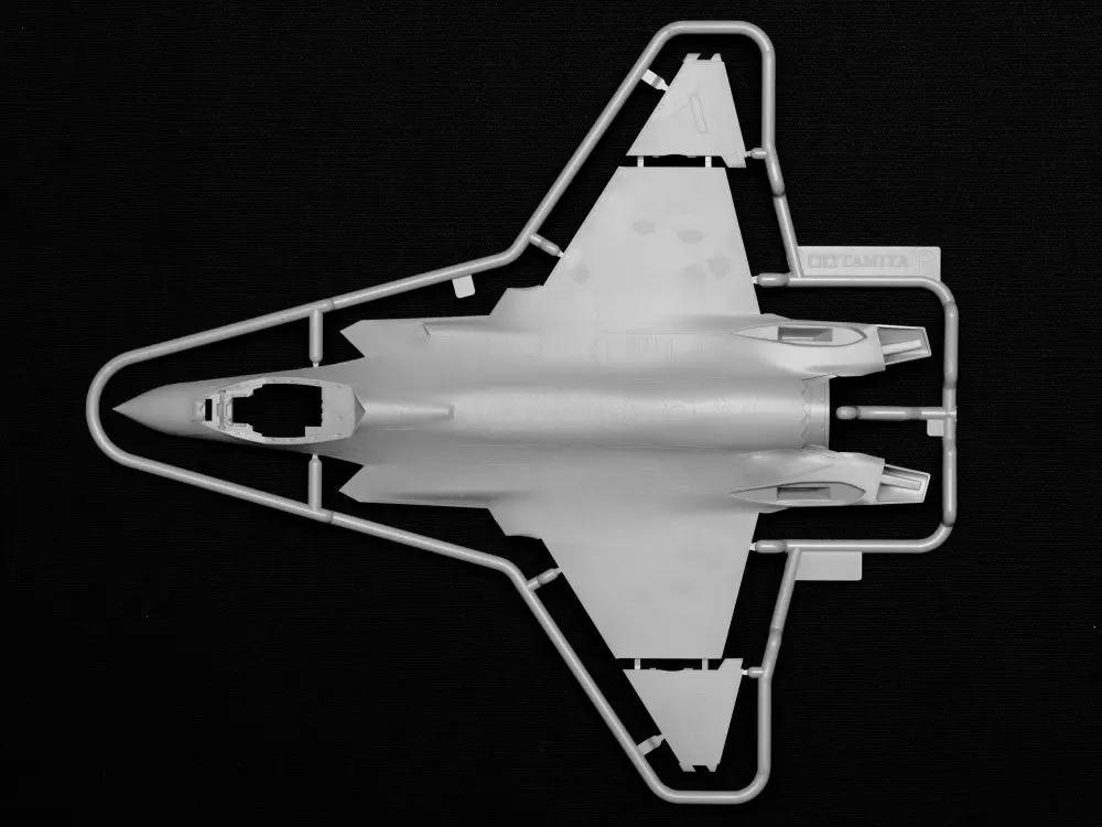 Tamiya 1:72 LOCKHEED MARTIN F-35C LIGHTNING II Plastic Model kit